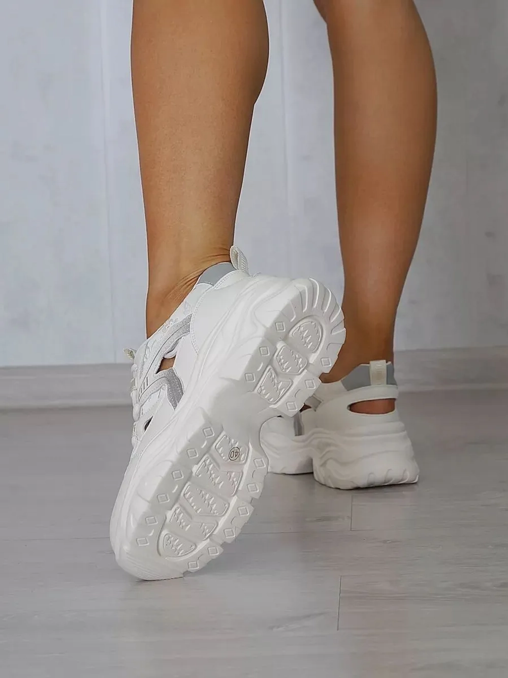 Кроссовки женские летние