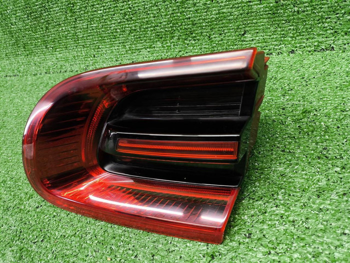 Фонарь правый внутренний Porsche Macan (2014-2018)