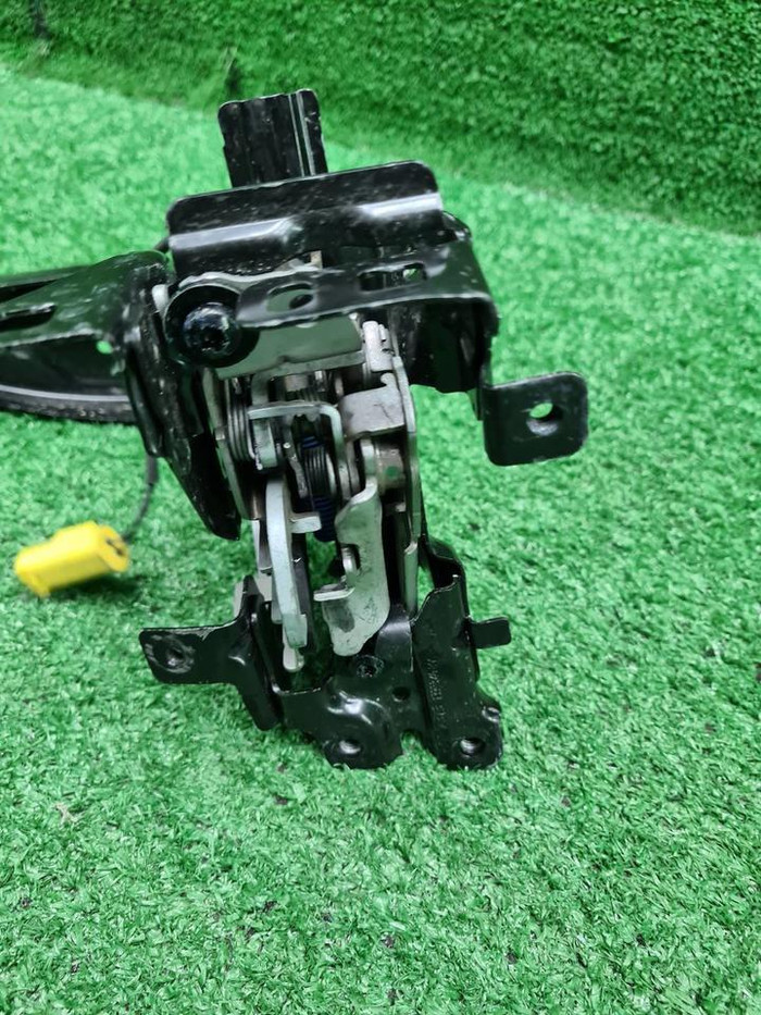 Кронштейн фары правый BMW 3er G20 (2018-н.в.)