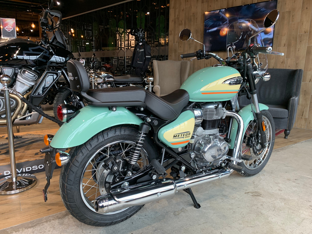 Royal Enfield Meteor 350 Aurora Green