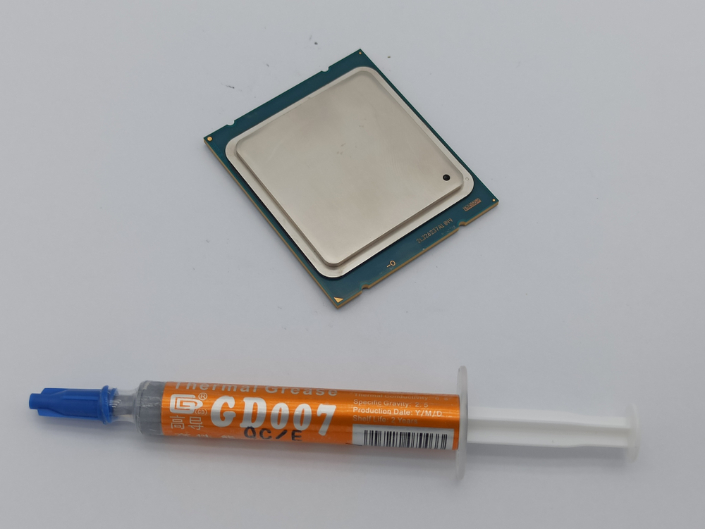 Процессор Intel Xeon E5-2660v2