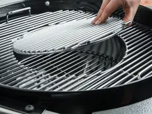 Угольный гриль Weber Master-Touch GBS Premium E-5770, 57 см, чёрный