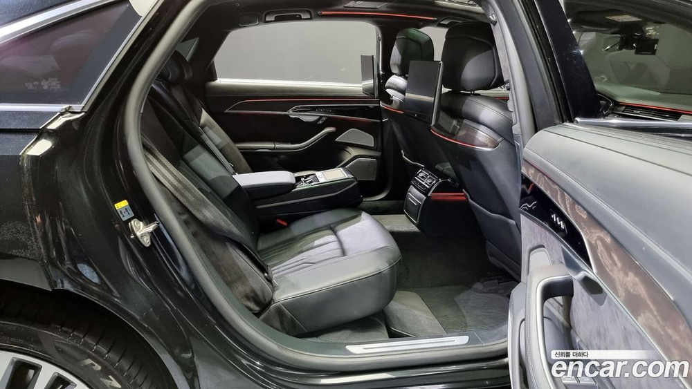 Audi A8 (D5) 60 TFSI Quattro LWB (08.2021)