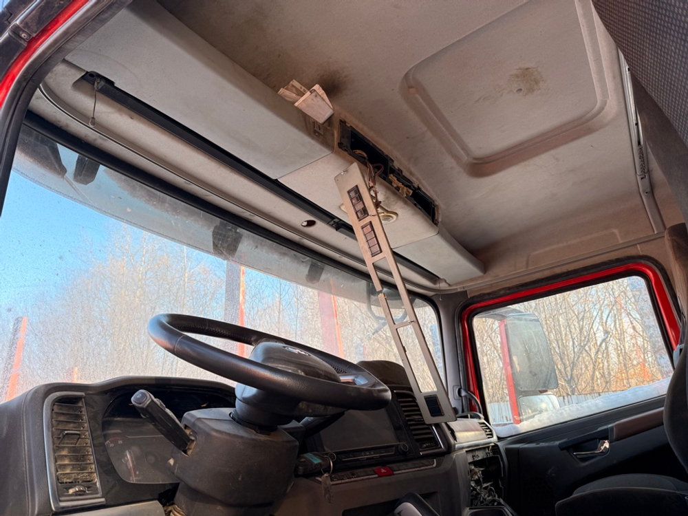 Shacman (Shaanxi) SX* 6x6 Седельный тягач SX42586V385 (Дизельный, 11,6 л, 423 л.с., МТ)
