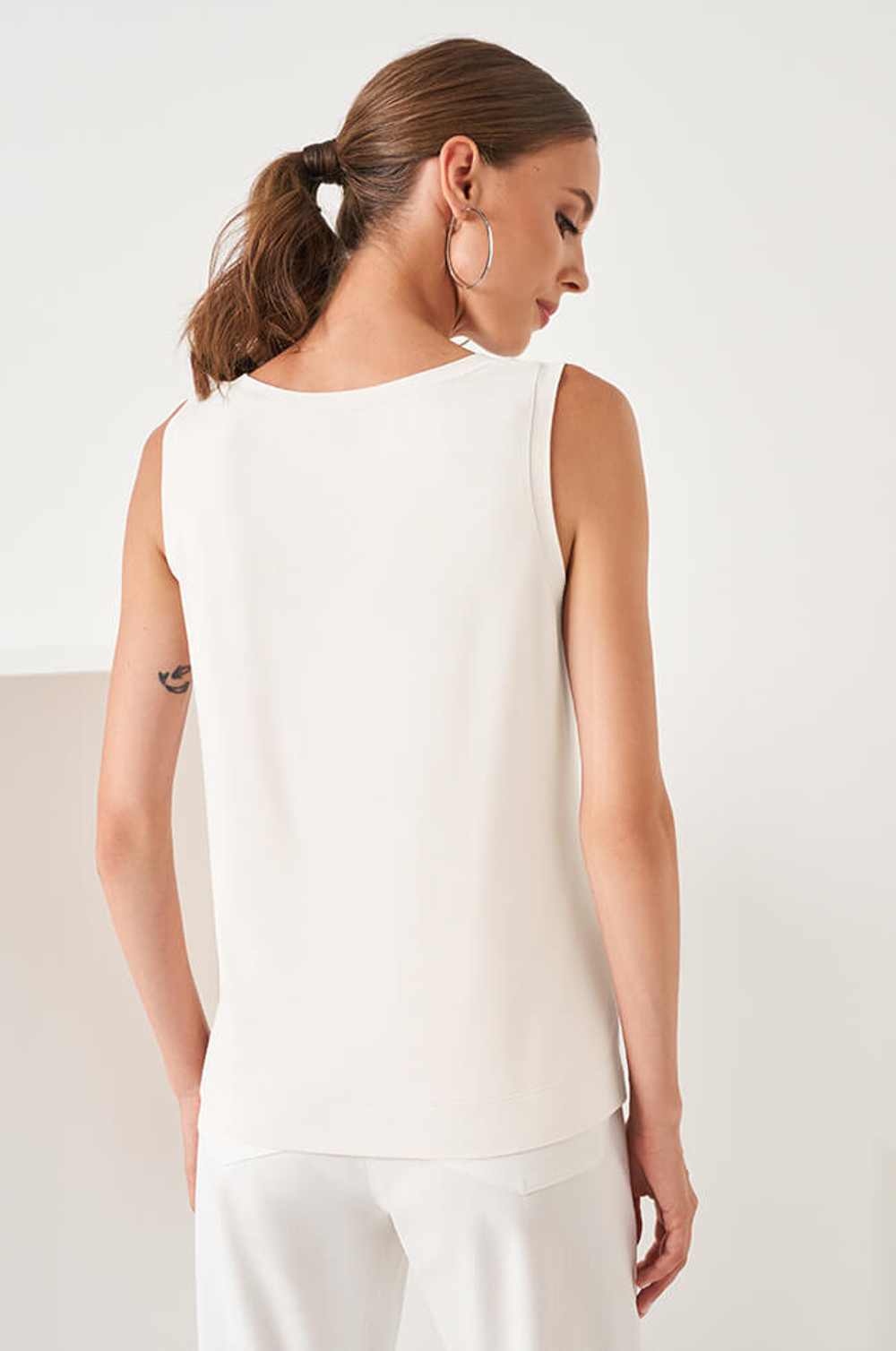 22806 Джемпер женский (молочный)