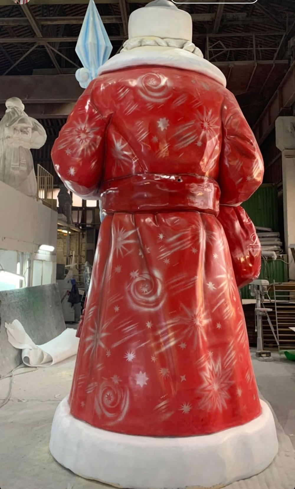 Большие фигуры Дед Мороза и Снегурочки - высота по запросу