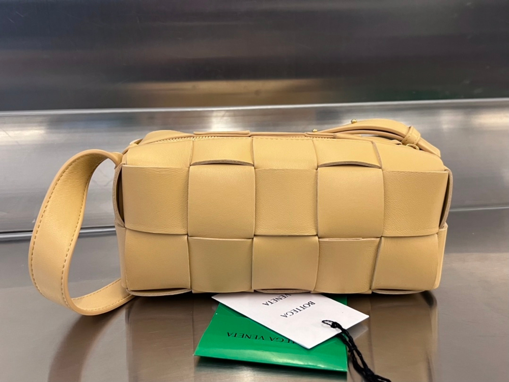 Bottega Veneta Small Brick Cassette 23 cm