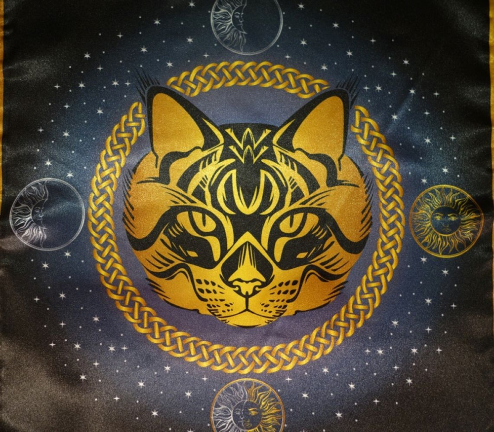 Скатерть Декоративная Предсказательная Серая кошка большая