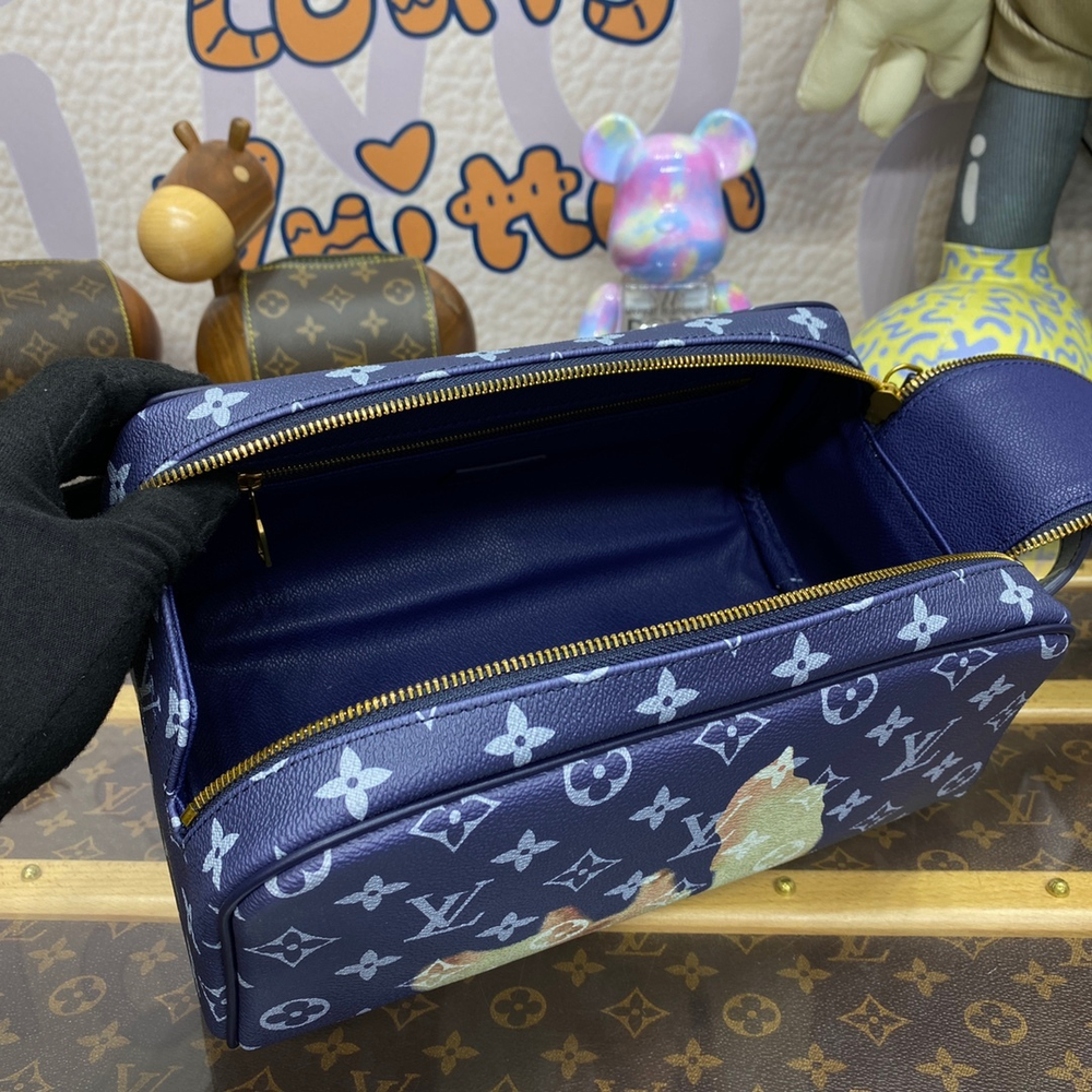 Louis Vuitton Dopp Kit