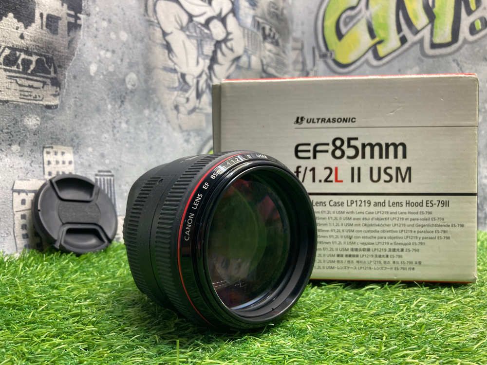 Canon EF 85mm 1.2L II USM