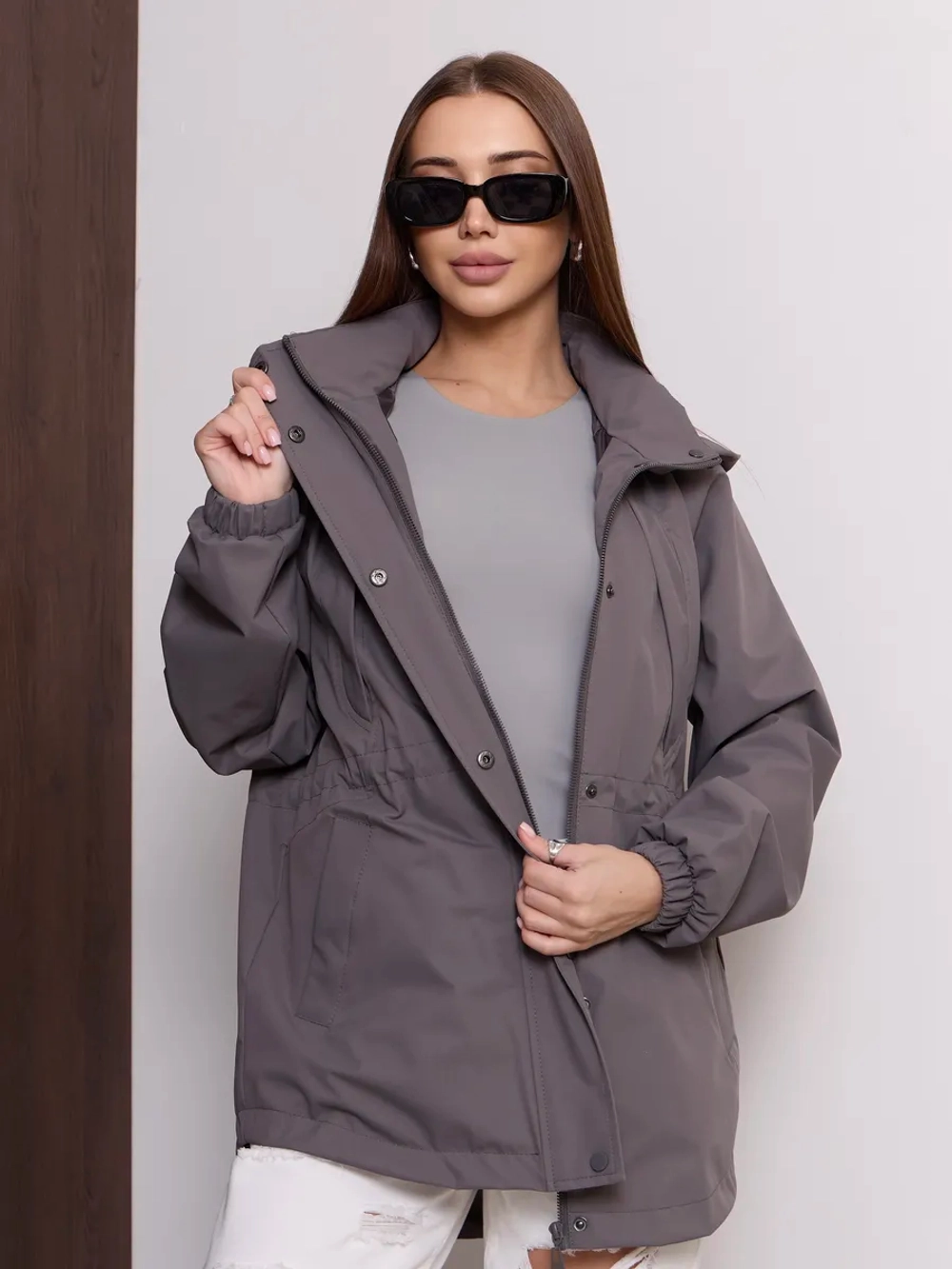 Ветровка с капюшоном удлиненная