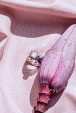 Кольцо «Мозаик» раф прямоугольный с розовым кварцем и ромбом белый циркон с чернением