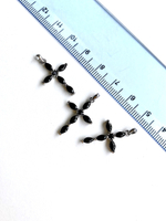 Кр42201-р Подвеска «Крест» черный (капля), 24,5*14мм, родий