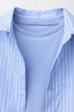 ZARA РУБАШКА OXFORD В ПОЛОСКУ С ФУТБОЛКОЙ В РУБЧИК, СИНИЙ