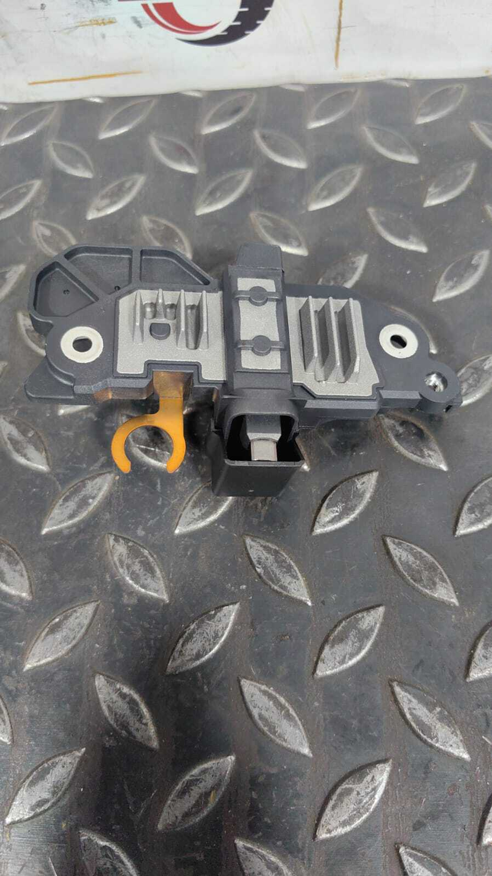 Регулятор напряжения 20523391