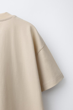 ZARA ФУТБОЛКА С РЕЛЬЕФНОЙ НАДПИСЬЮ, СВЕТЛО-БЕЖЕВЫЙ