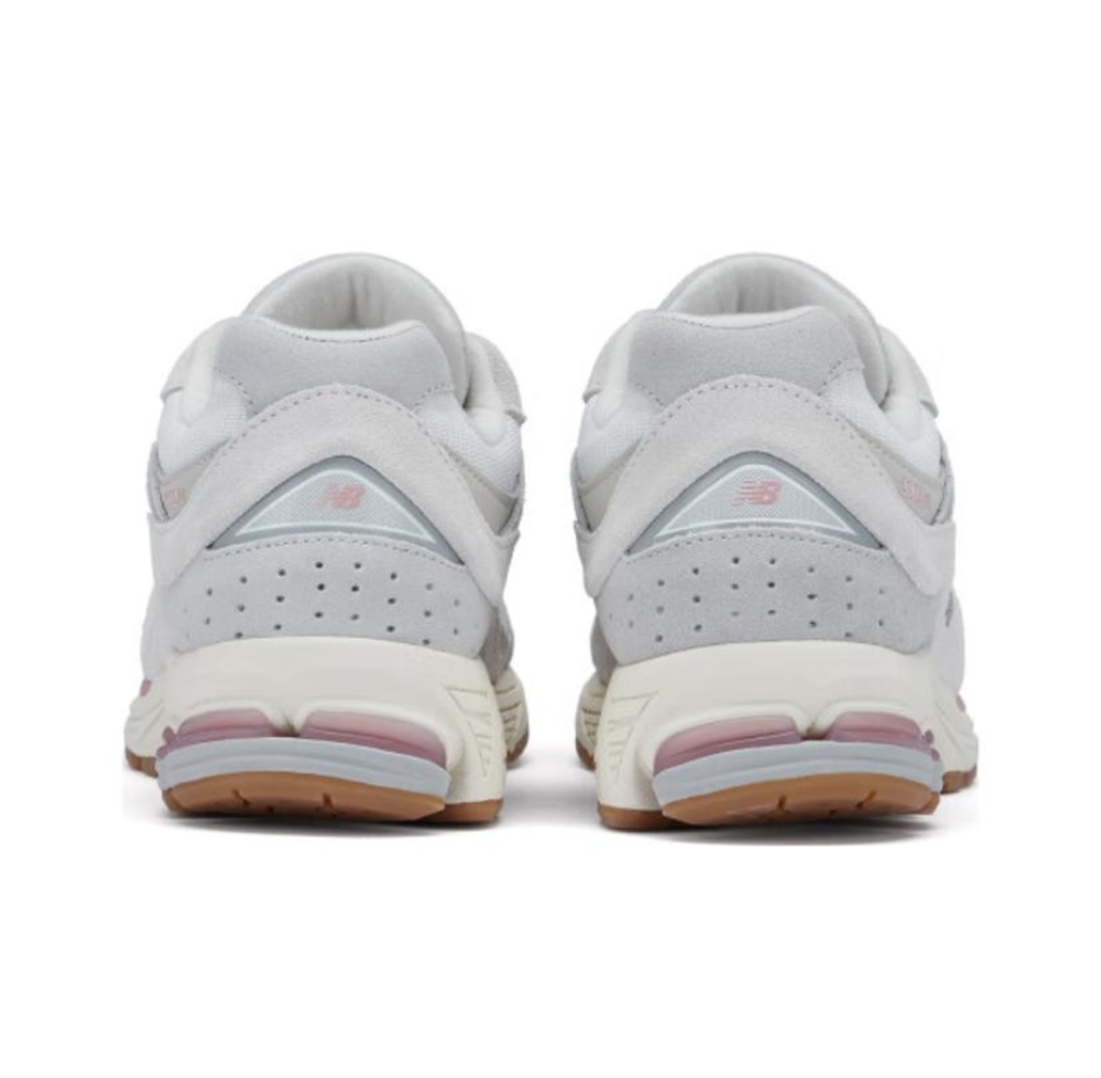 Женские кроссовки New Balance 2002R Gore-Tex 'Grey White' M2002RPM