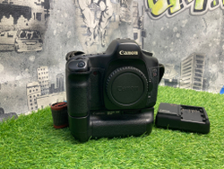Canon EOS 5D + BG-E4