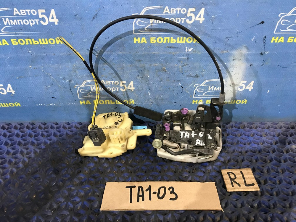 Замок двери задней левой Honda AVANCIER 1999