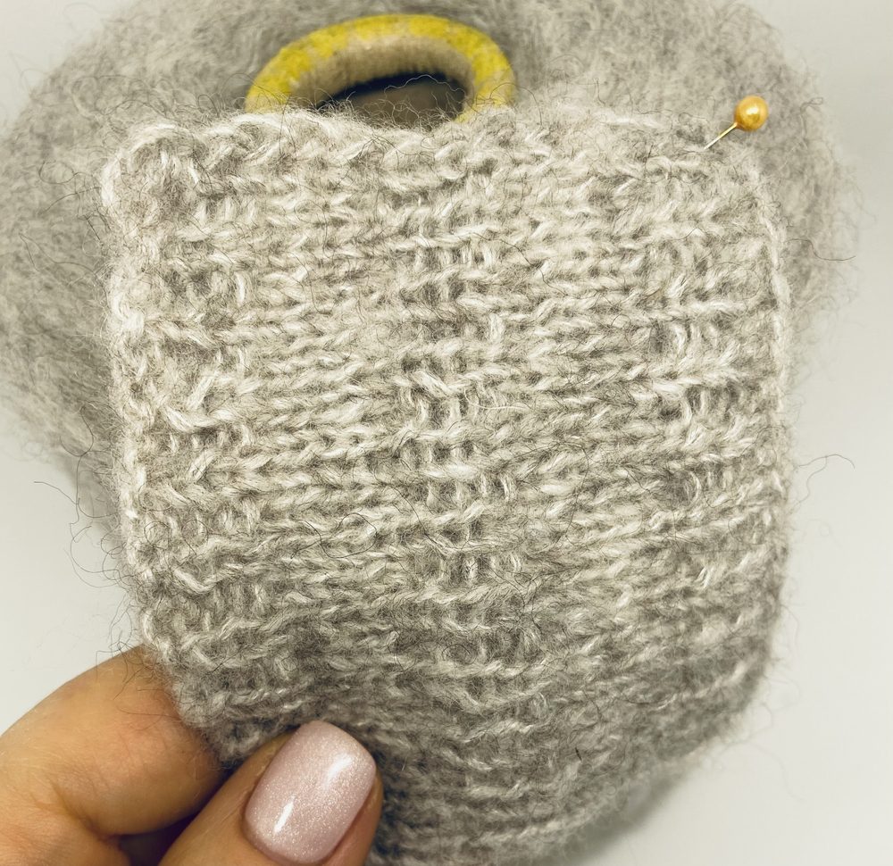 Пряжа на бобине (Италия) 33% шерсть мериноса 20% пух яка 47% п/а 100г-900м 480г