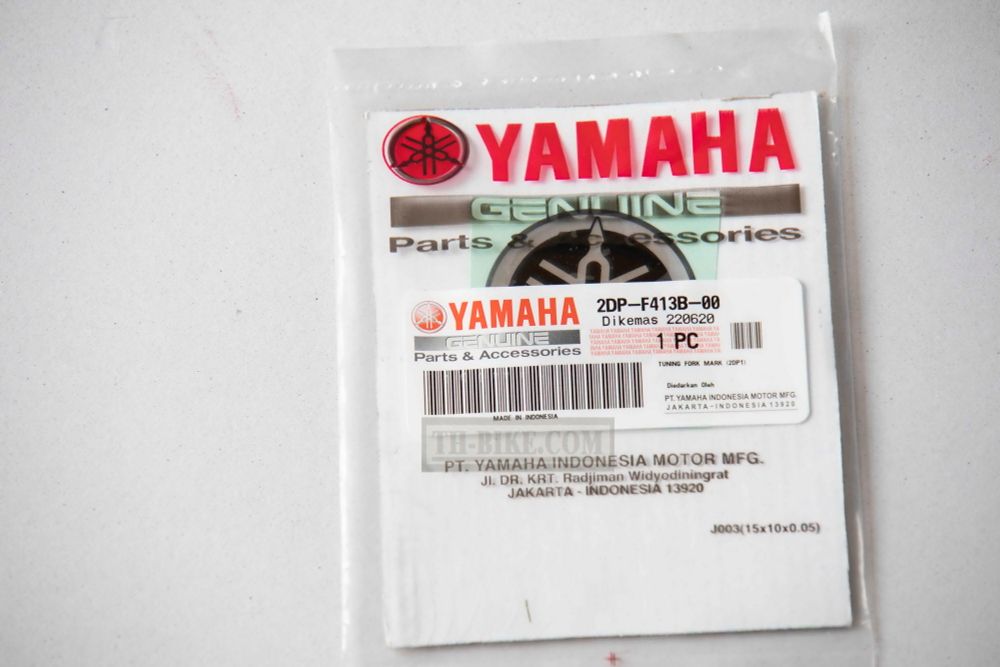 2DP-F413B-00. EMBLEM. NMAX GPD150A, NMX, N-Max