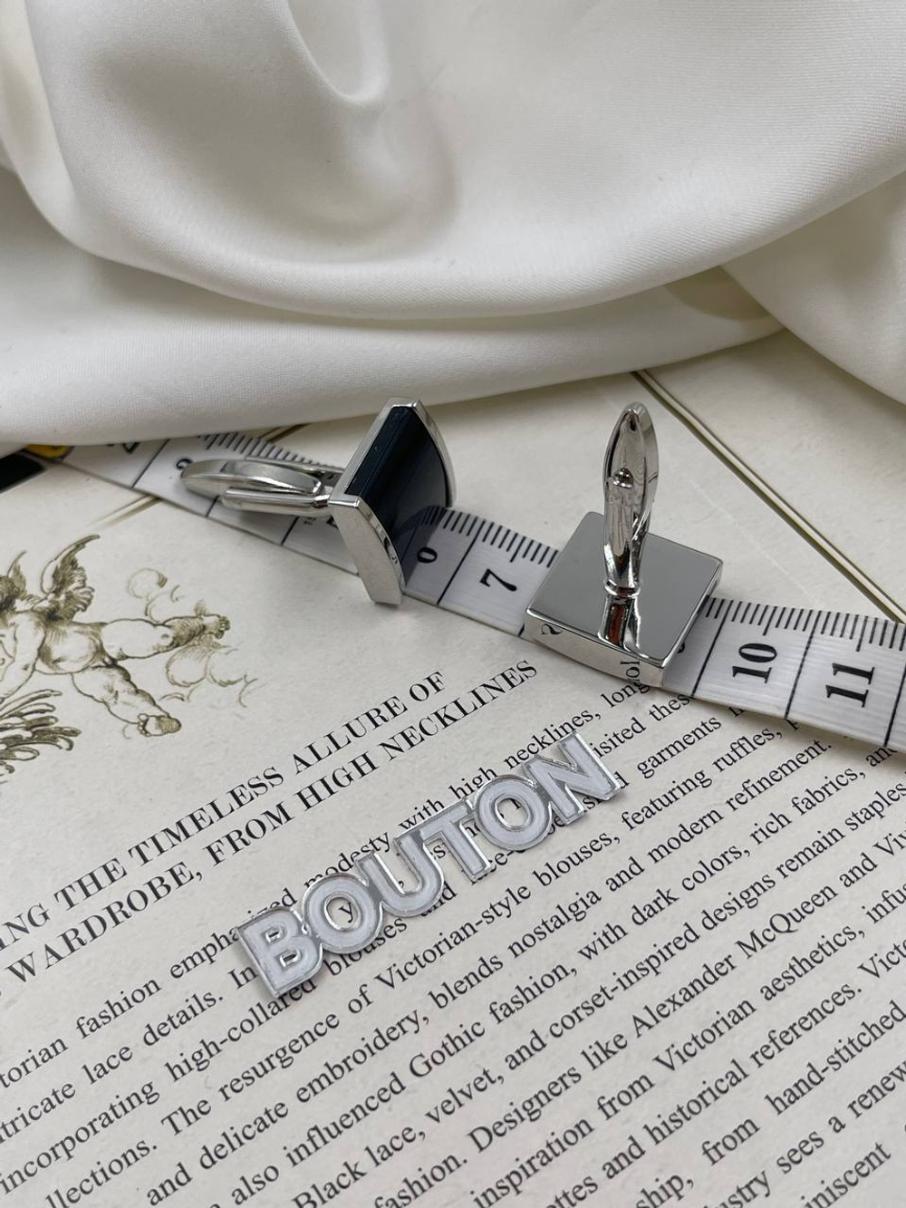 Запонки серебристые с черным квадратом