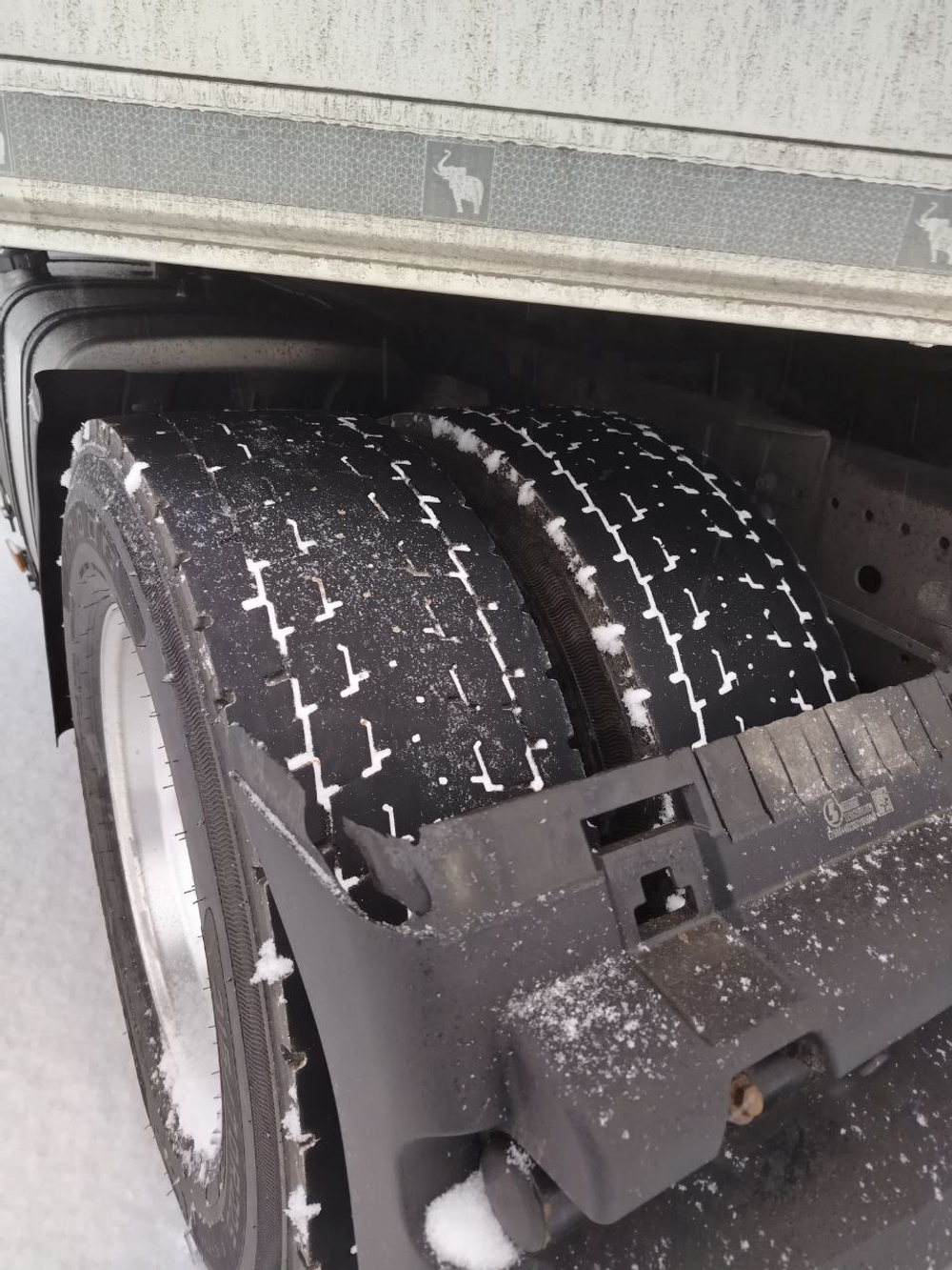 Shacman (Shaanxi) SX* 4x2 Седельный тягач SX4188YY381 (Дизельный, 12,5 л, 480 л.с., АТ)