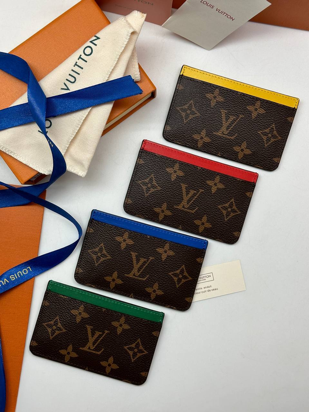 Визитница Louis Vuitton