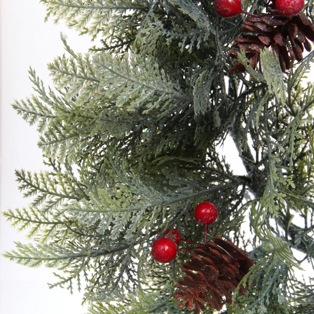 Венок хвойный «Искрящиеся ветви» d-50 см, литой ПВХ, шишки, ягоды