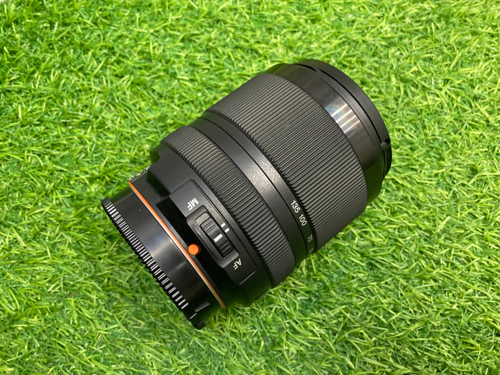 Sony DT 18-135mm 3.5-5.6 SAM