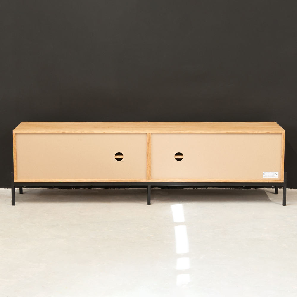 Дизайнерская тумба под телевизор 180 см Грувс из дуба с декоративными резными фасадами, на металлических ножках в стиле лофт