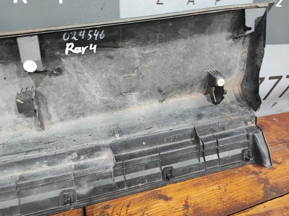 Накладка двери задней правой RAV4 XA40 15-19 Б/У Оригинал 7507742020