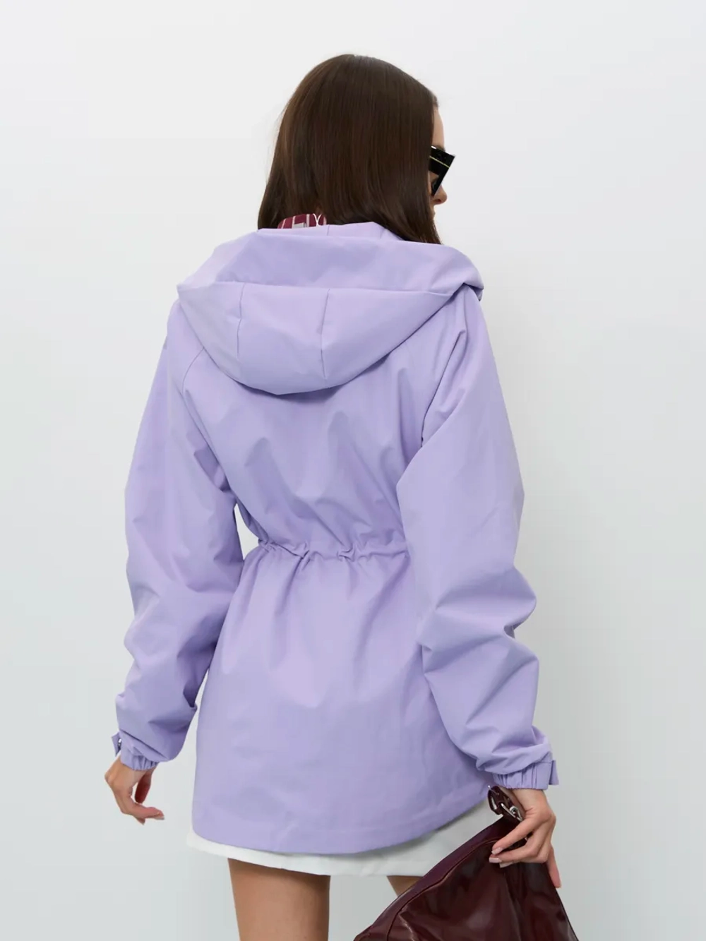 Ветровка с капюшоном удлиненная