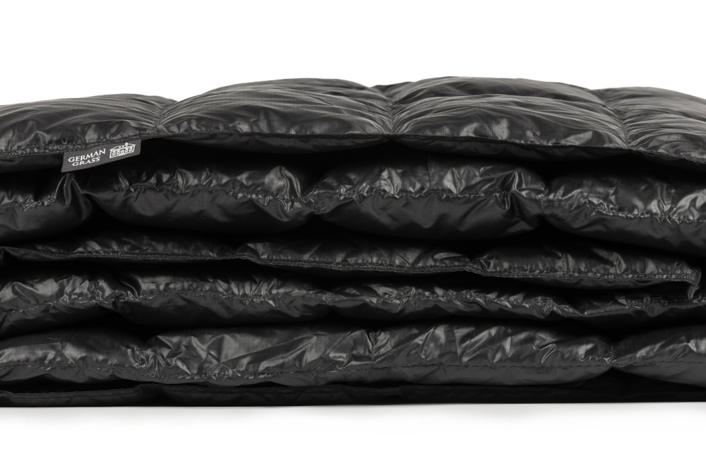 Дорожный плед-пончо пуховый 130х170 German Grass Travel Cape Plaid Grass Black