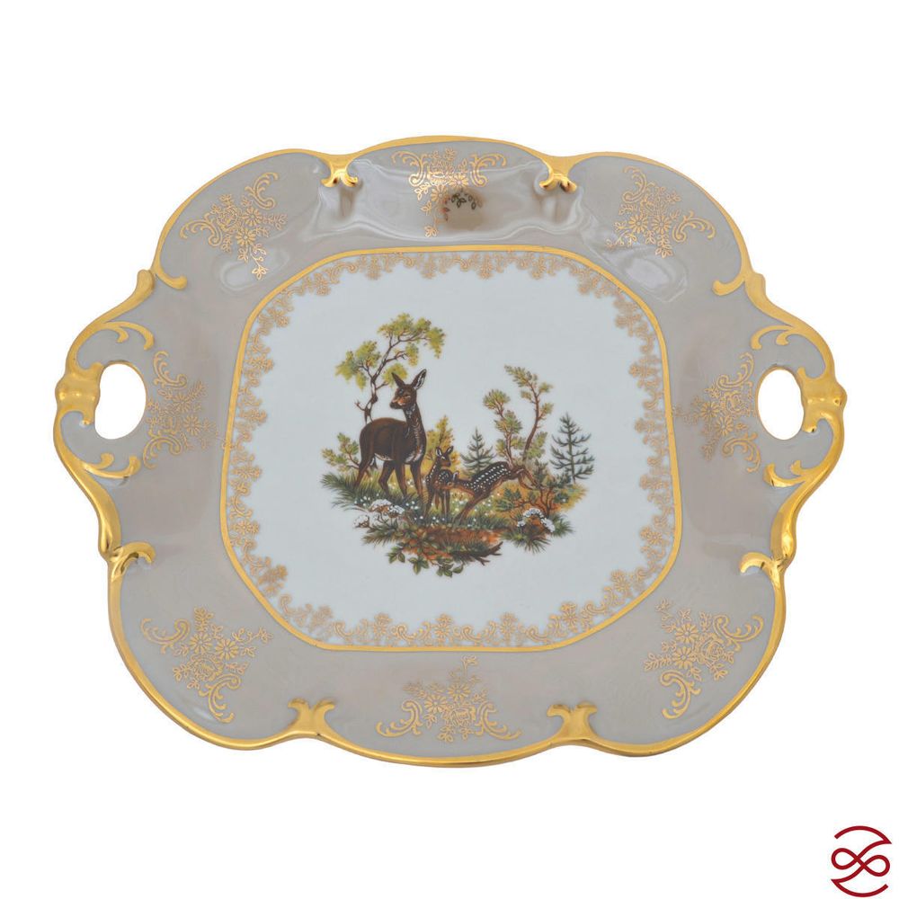 Блюдо квадратное на ножке Queen's Crown Aristokrat Охота бежевая 32 см