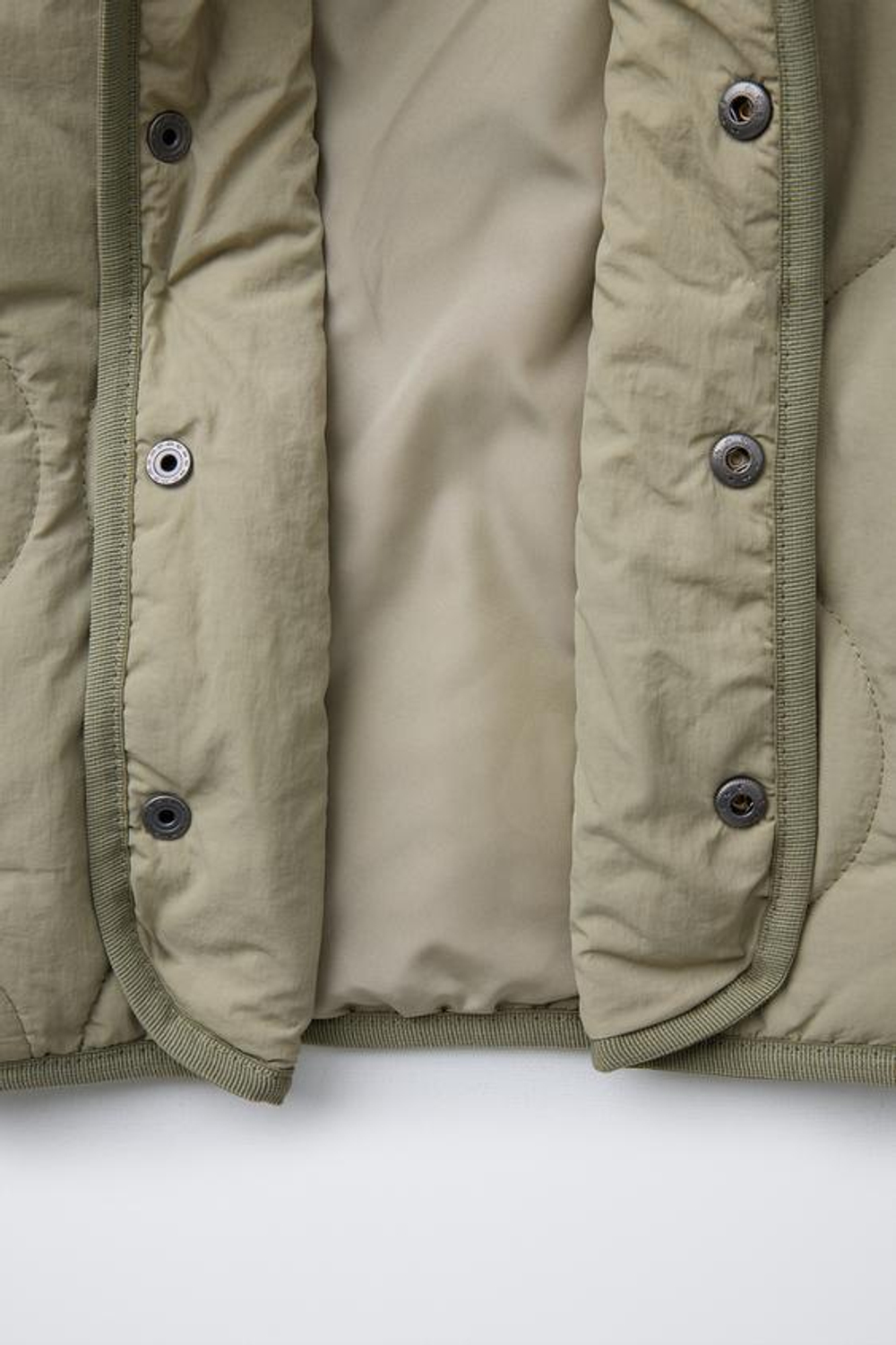 ZARA СТЕГАНЫЙ БОМБЕР, ХАКИ