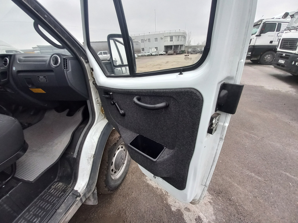 GAZ SOBOL Цельнометаллический 27527 (Бензиновый, 2,7 л, 107 л.с, 4WD)