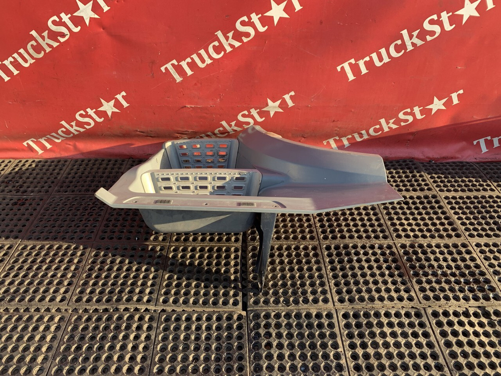 Корпус подножек правый 2021г