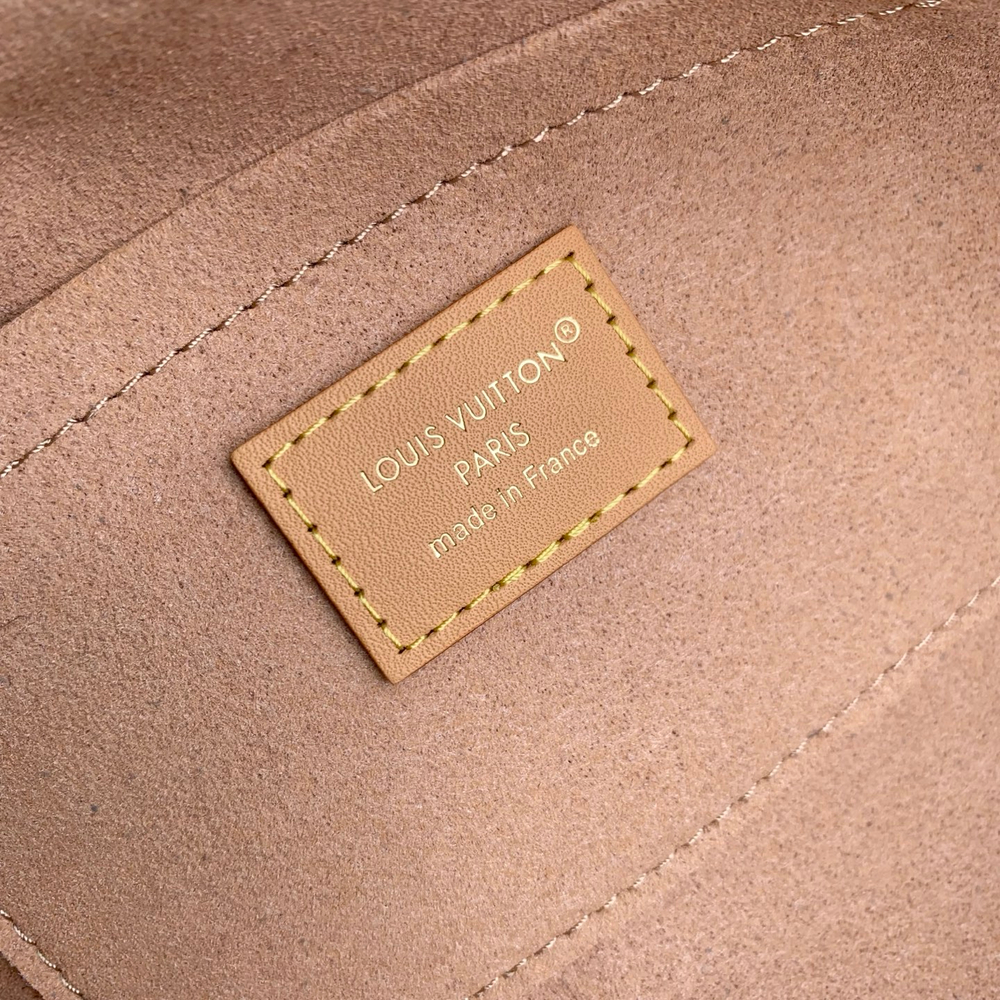 Louis Vuitton Squire East West