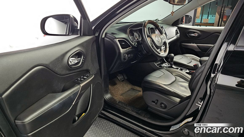 Jeep Cherokee (KL) 2.2 Дизель Overland 4WD (11.2019)