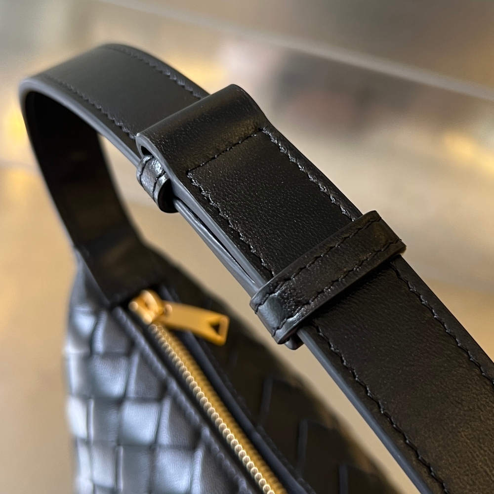Bottega Veneta Candy Wallace 17 cm