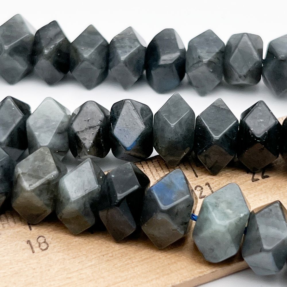 Лабрадор бусины, размер около 6,8-8,5*9-10,5 мм, цена за набор 12-13 шт (1/4нити)