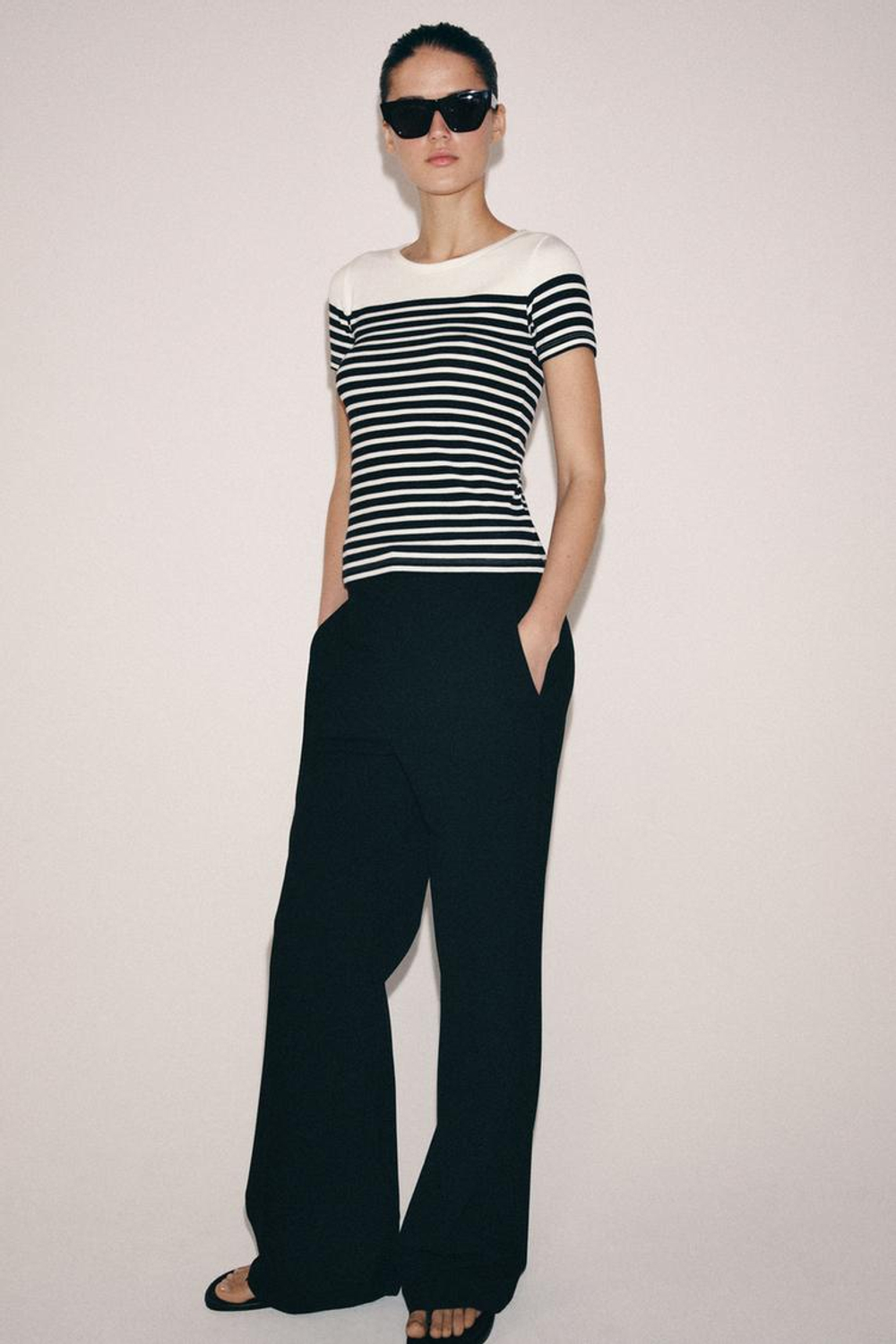 ZARA ФУТБОЛКА В ПОЛОСКУ С КОРОТКИМ РУКАВОМ, ЭКРЮ/СИНИЙ