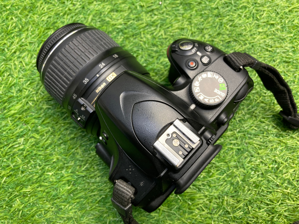 Nikon D3200 kit  18-55mm 3.5-5.6Gll 62.000 кадров