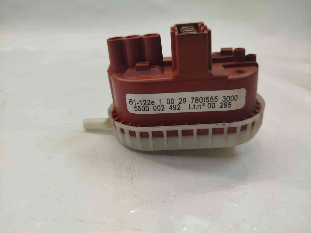 571.1 Датчик уровня воды (Прессостат) для стиральной машины Bosch Siemens B1-122E 780/555 3000 б/у