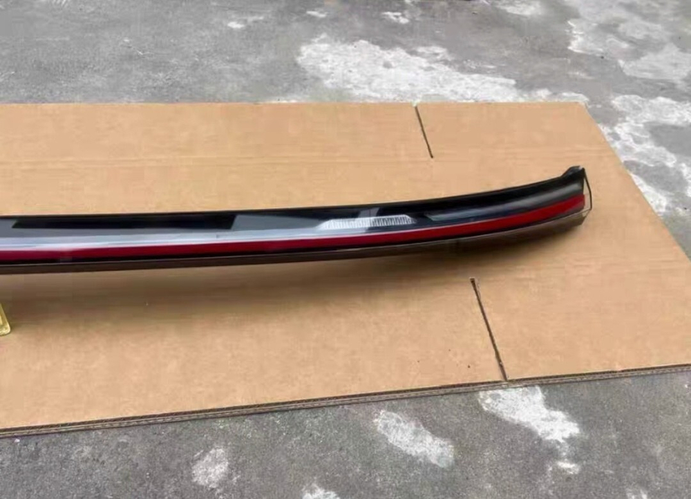 Задний левый или правый фонарь Geely Geometry C (2023 г.)