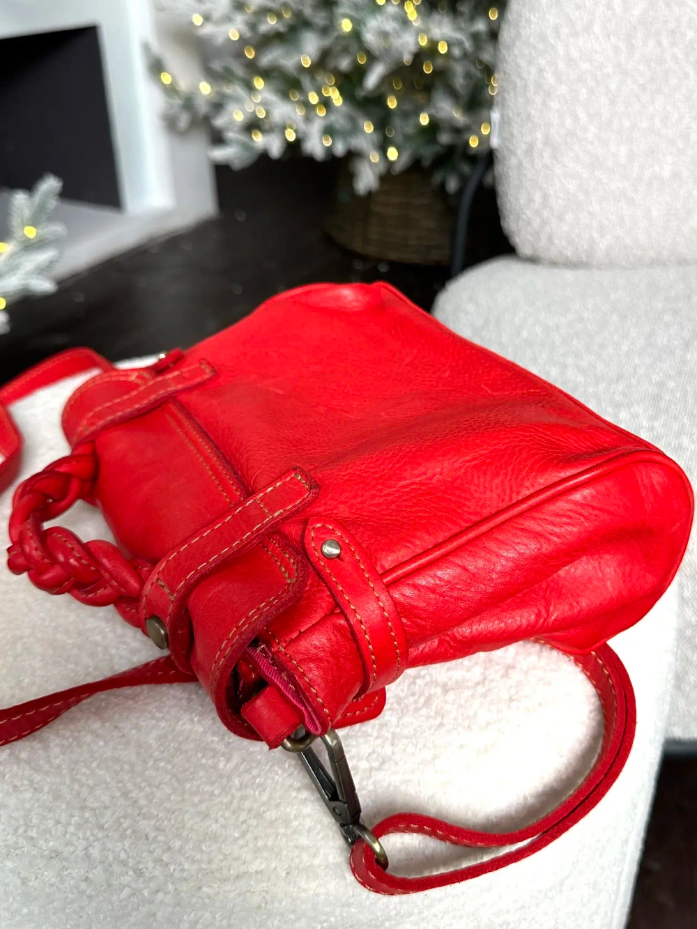 Женская сумка-сэтчел из натуральной винтажной кожи красного цвета