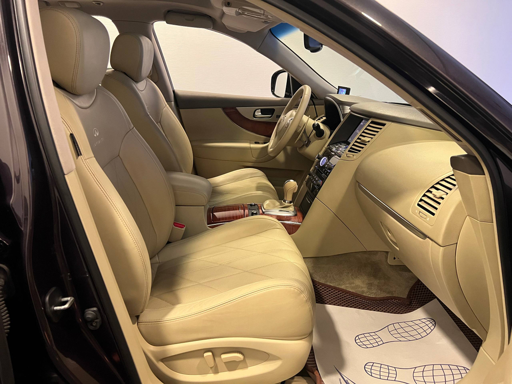 Infiniti QX70, 2014 год