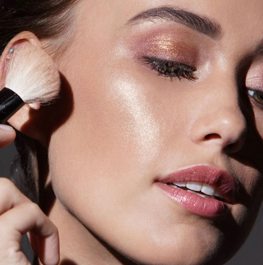 Bobbi Brown Highlighting Powder Компактная пудра для придания сияния