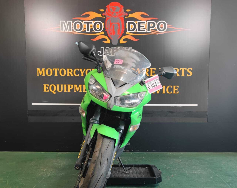 Kawasaki Ninja 400R 2011